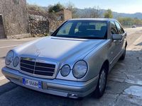 Occasion Mercedes E200 136 ch (100 kW) 1998 Argent Berline