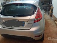 Usata Ford Fiesta 70 CV (51 kW) 2009 Grigio Utilitaria