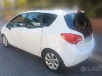 Usata Opel Meriva 120 CV (88 kW) 2012 Bianco Monovolume