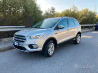 Usata Ford Kuga 120 CV (88 kW) 2017 Grigio SUV