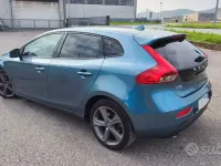 Usata Volvo V40 Kinetic 150 CV (110 kW) 2013 Bluazzurro Berlina