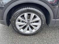 Käytetty VW T-Roc Style 150 HP (110 kW) 2021 Musta Katumaasturi