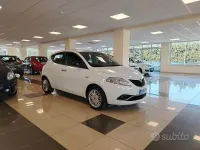 Usata Lancia Ypsilon Gold 95 CV (69 kW) 2016 Bianco Utilitaria