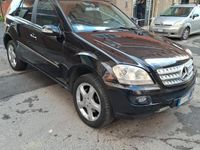Usata Mercedes ML320 224 CV (164 kW) 2006 Nero SUV