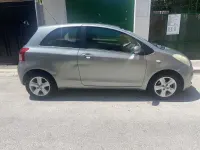 Usata Toyota Yaris Sol 69 CV (50 kW) 2006 Grigio Berlina