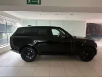 Usata Land Rover Range Rover HSE 249 CV (183 kW) 2024 Santorini black SUV