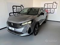 Usata Peugeot 3008 Allure 130 CV (95 kW) 2023 Grigio SUV