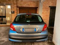Begagnad Peugeot 207 92 HK (67 kW) 2010 Halvkombi