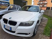 Usata BMW 318 143 CV (105 kW) 2011 Bianco Station wagon