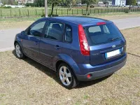 Usata Ford Fiesta Titanium 68 CV (50 kW) 2005 Blu/azzurro Utilitaria