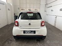 Usata Smart ForFour 71 CV (52 kW) 2017 Bianco Utilitaria