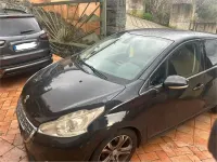 Usata Peugeot 208 Allure 68 CV (50 kW) 2012 Nero Utilitaria