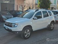 Usata Dacia Duster Lauréate 110 CV (80 kW) 2015 Bianco SUV