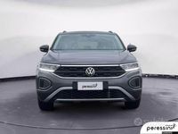 Usata VW T-Roc Life 150 CV (110 kW) 2024 Grigio SUV