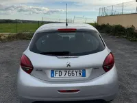 Usata Peugeot 208 Access 82 CV (60 kW) 2017 Argento Utilitaria