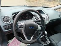 Usata Ford Fiesta Titanium 95 CV (69 kW) 2010 Blu Berlina