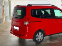 Usata Ford Tourneo Courier 101 CV (74 kW) 2019 Rosso Monovolume