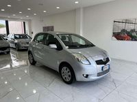 Usata Toyota Yaris Sol 69 CV (50 kW) 2008 Grigio Utilitaria