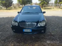 Usata Mercedes C220 150 CV (110 kW) 2005 Bluazzurro Berlina