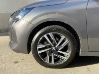 Usata Peugeot 208 Allure 101 CV (74 kW) 2023 Grigio Utilitaria