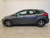 Usata Ford Focus S 101 CV (74 kW) 2015 Grigio Berlina