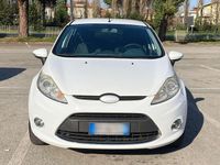 Usata Ford Fiesta 95 CV (69 kW) 2009 Bianco Utilitaria
