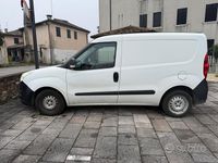 Usata Opel Combo 2016 Bianco Monovolume