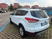 Usata Ford Kuga 120 CV (88 kW) 2016 Bianco SUV