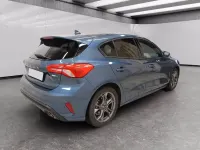 Usata Ford Focus ST-Line 125 CV (91 kW) 2022 Blue metallic (metalliclackierung) Berlina