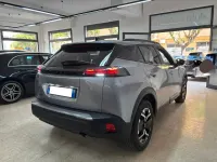 Usata Peugeot 2008 Allure+ 101 CV (74 kW) 2024 Grigio SUV