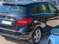 Usata Mercedes B180 109 CV (80 kW) 2012 Nero Monovolume