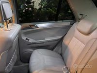 Käytetty Mercedes ML320 224 HP (164 kW) 2007 Musta Katumaasturi