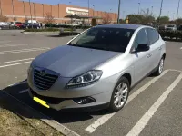 Usata Lancia Delta 120 CV (88 kW) 2014 Grigio Utilitaria