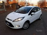 Usata Ford Fiesta 60 CV (44 kW) 2010 Bianco Berlina