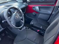 Usata Toyota Aygo Connect Style 67 CV (49 kW) 2012 Rosso Utilitaria