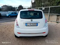 Usata Lancia Ypsilon 75 CV (55 kW) 2011 Bianco Utilitaria