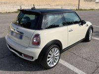 Begagnad Mini Cooper SD 143 HK (105 kW) 2011 Beige Halvkombi
