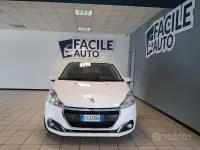 Usata Peugeot 208 Active 102 CV (75 kW) 2018 Bianco Utilitaria