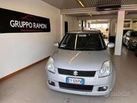 Usata Suzuki Swift GLX 92 CV (67 kW) 2005 Grigio Utilitaria