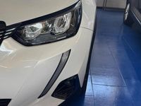 Usata Peugeot 2008 Active 131 CV (96 kW) 2020 Bianco SUV