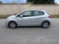 Usata Peugeot 208 Active 75 CV (55 kW) 2015 Grigio Utilitaria