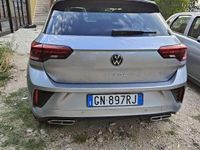 Usata VW T-Roc R-line 116 CV (85 kW) 2023 Grigio SUV