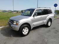 Usata Mitsubishi Pajero 165 CV (121 kW) 2001 Grigio SUV