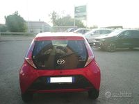 Usata Toyota Aygo X-play 69 CV (50 kW) 2016 Rosso Utilitaria