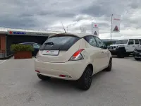 Usata Lancia Ypsilon Gold 69 CV (50 kW) 2020 Beige Utilitaria