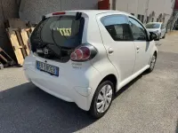 Begagnad Toyota Aygo 68 HK (50 kW) 2014 Vit Halvkombi