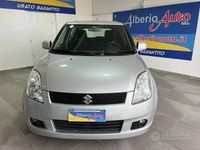 Usata Suzuki Swift GL 92 CV (67 kW) 2006 Argento metallizzato Utilitaria