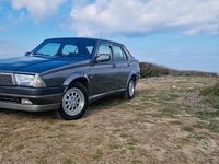 Usata Alfa Romeo 75 148 CV (108 kW) 1988 Grigio Berlina