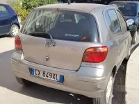 Usata Toyota Yaris 65 CV (47 kW) 2005 Grigio Utilitaria