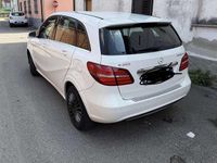 Käytetty Mercedes B200 156 HP (114 kW) 2015 Tila-auto